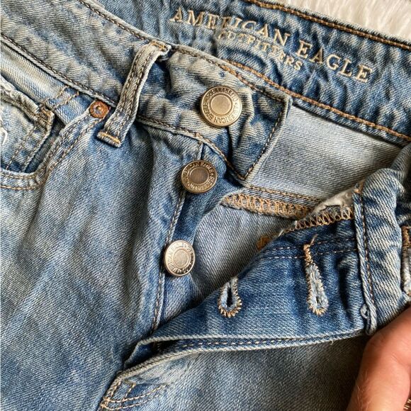 American Eagle Tomgirl Jeans Button Fly Distressed Womens Size 4 - Picture 3 of 10